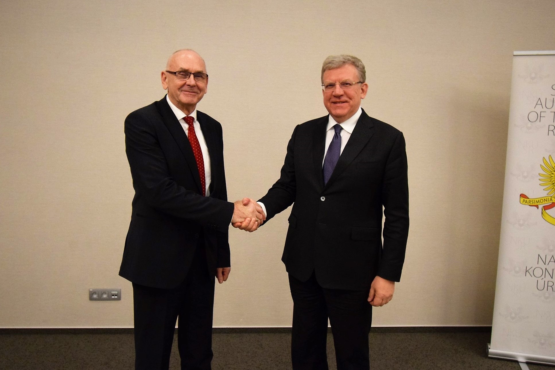 In the picture - From the right - President of the Supreme Audit Office of the Slovak Republic (SAO SR) Karol Mitrík and Chairman of the Accounts Chamber of the Russian Federation (ACRF) Aleksei Kudrin JPG (376 kB)